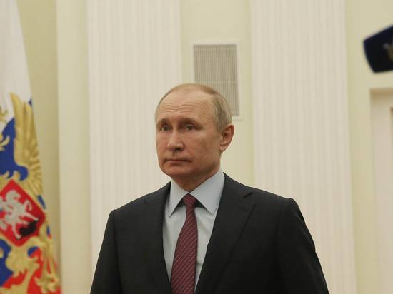 Путин снял с должностей четырех генералов МЧС и МВД