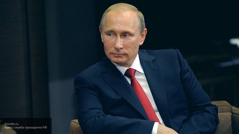 Путин внес изменения в статью Семейного кодекса России