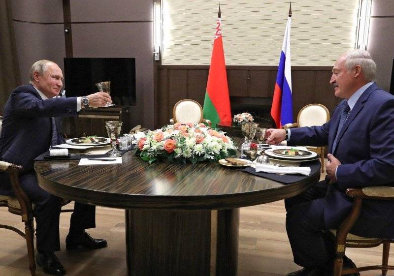 Лукашенко озаботился Украиной и Европой перед вылетом к Путину на ковёр