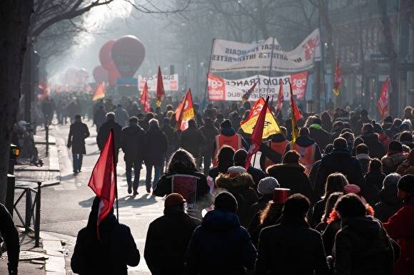 В Париже 130 тыс. человек вышли на акцию против пенсионной реформы