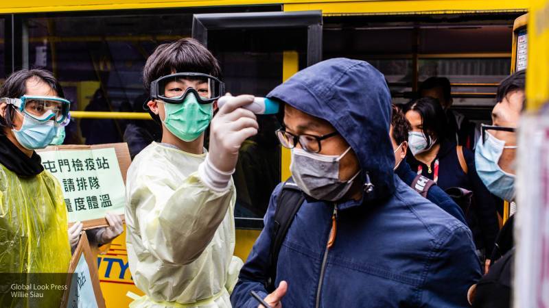 Медики запустили сердце умершего от коронавируса врача в Китае
