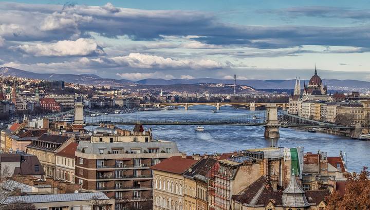 Историческая манипуляция: зачем Будапешту памятник изнасилованным женщинам