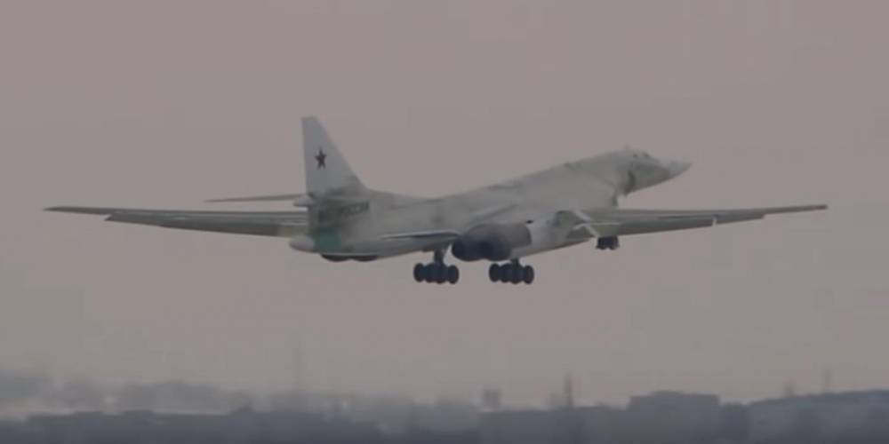 Минобороны показало первый полет модернизированного Ту-160