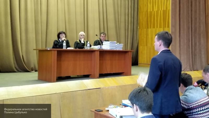 Украинский прокурор на суде в качестве доказательств демонстрировал мемы с Гитлером