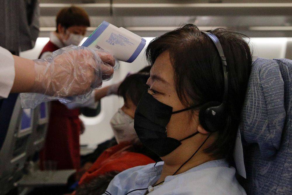 ВОЗ впервые зафиксировала сокращение числа вновь заболевших коронавирусом в КНР