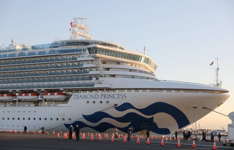 У 61 человека на круизном лайнере в Японии обнаружен коронавирус