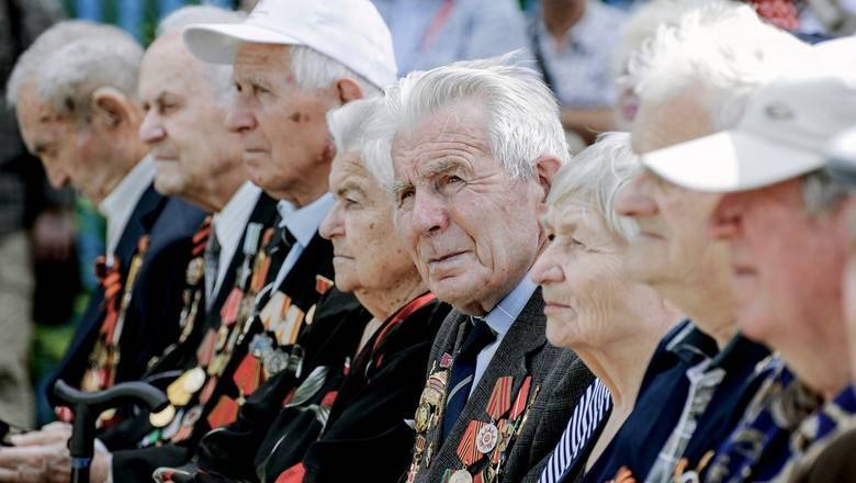 К 75-летию Победы ветеранам выплатят по 75 тыс. руб.