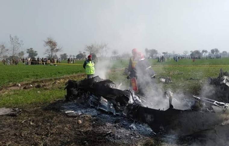 В Пакистане истребитель разбился во время тренировочного полёта