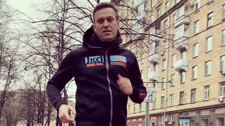 Навальный встретится в Риге с объявленным в розыск за кражу сотрудником ФБК