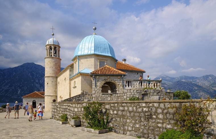 Правительство Черногории отложит применение закона о вероисповедании