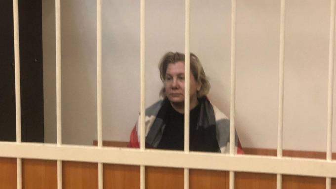 Петербургский суд отправил чиновницу Светушкову под домашний арест по делу о взятке