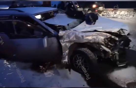 В серьёзном ДТП на кузбасской трассе один человек погиб и трое пострадали