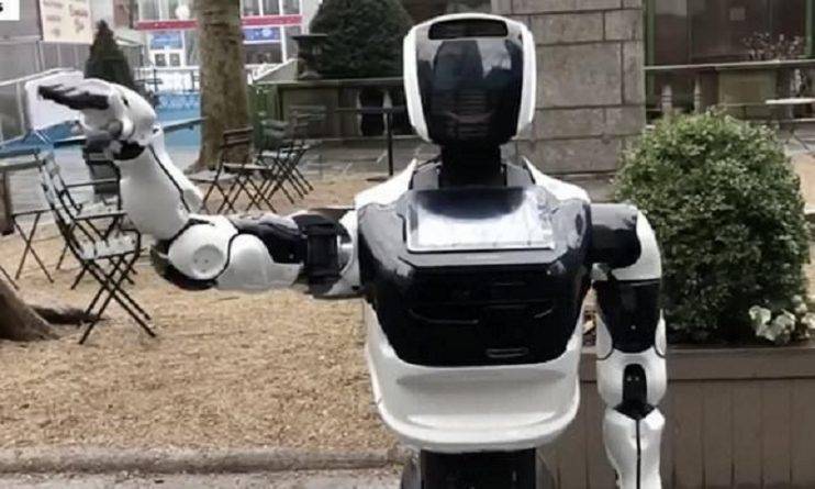Жуткого робота, «обнаруживающего коронавирус», убрали из нью-йоркского парка после того, как он напугал прохожих попыткой «проверить их»