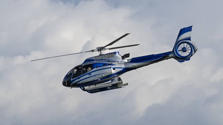 Эксперты не нашли поломки в двигателях вертолета Коби Брайанта