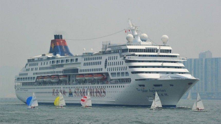 Почти две тысячи пассажиров круизного лайнера застряли в Тайване из-за коронавируса