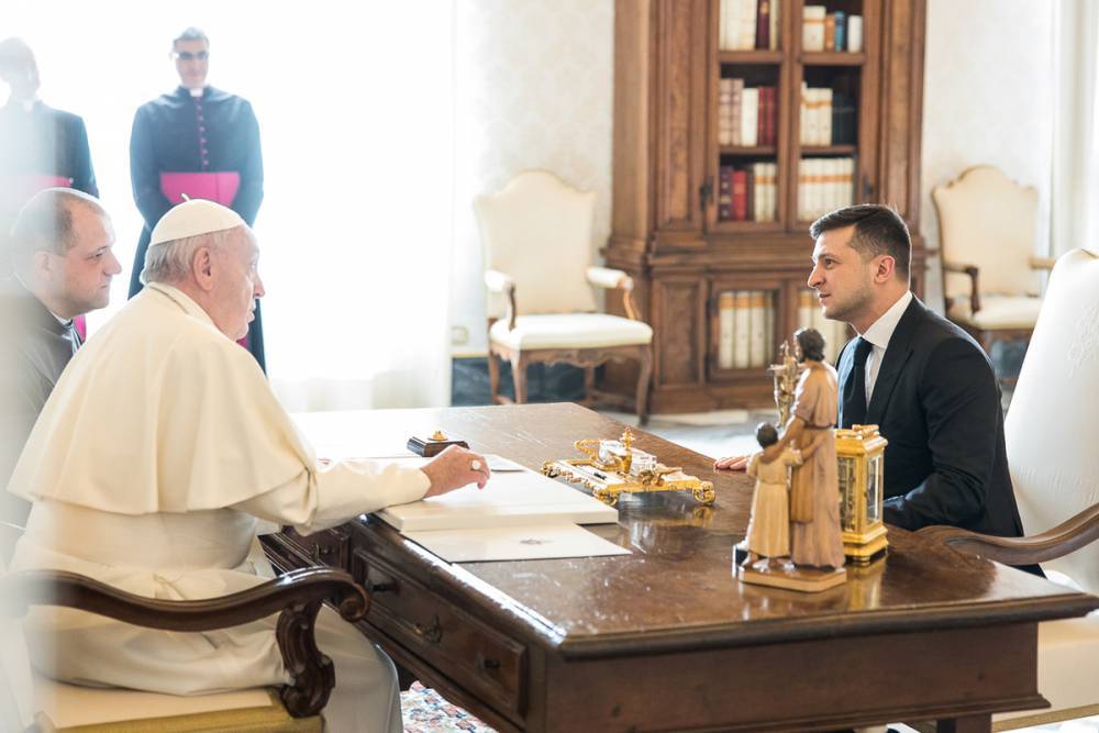 Зеленский рассмешил Папу Римского на встрече в Ватикане