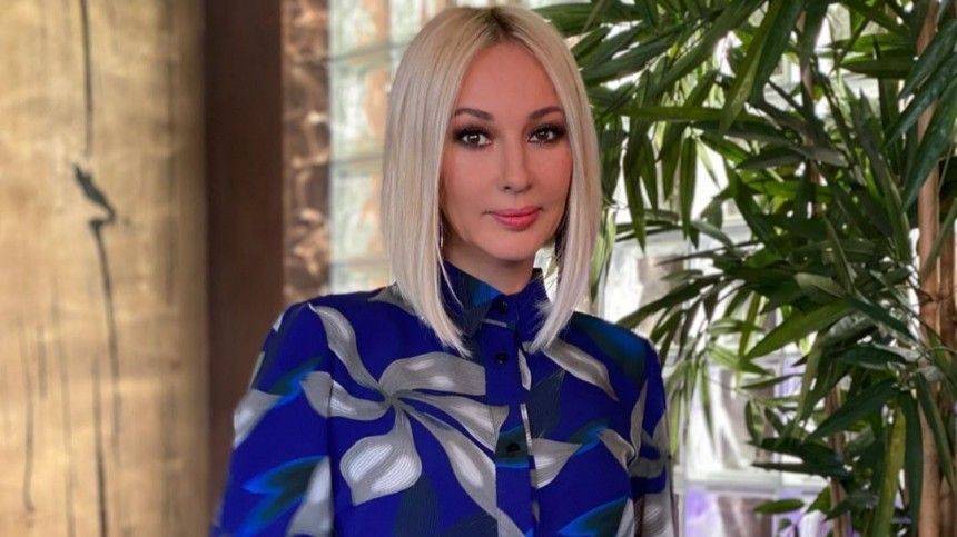 «Лет в 14 в синий цвет»: Кудрявцева рассказала о своем эксперименте с волосами