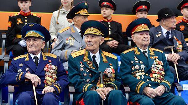 Французский историк: в России уважают ветеранов, как нигде в мире