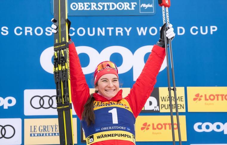 Российская лыжница Непряева стала второй в спринте на этапе КМ в Швеции
