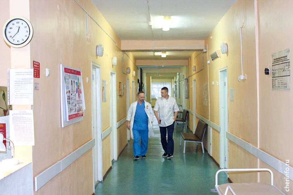 За последние годы зарплата врачей в областной больнице Череповца выросла в два раза