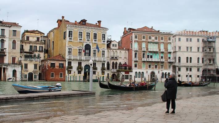 Традиционный карнавал стартовал в Венеции