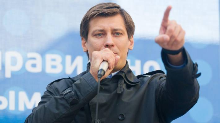 Гудков требует сделать уличных провокаторов «героями» амнистии ко Дню Победы