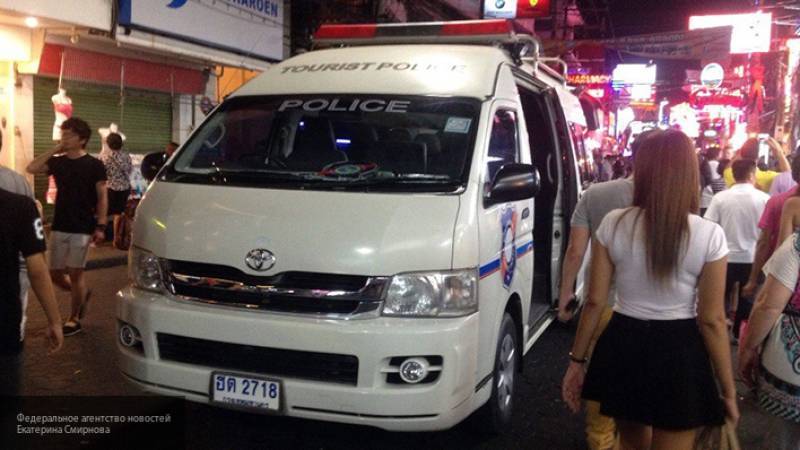 Полиция Таиланда спасла сотни людей из торгового центра, где возобновилась стрельба