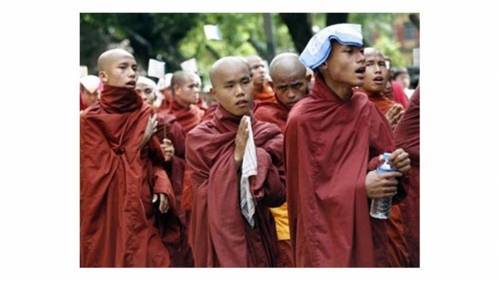 В Таиланде монахи делают одежду из пластика - Cursorinfo: главные новости Израиля