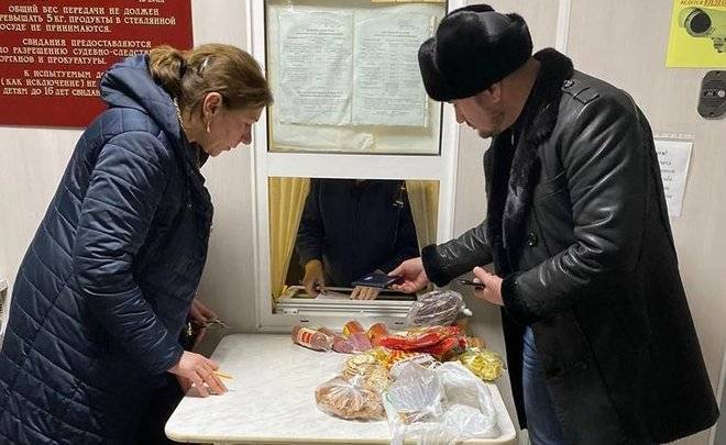В СИЗО Рамилю Шамсутдинову приносит еду неравнодушная женщина из Дагестана