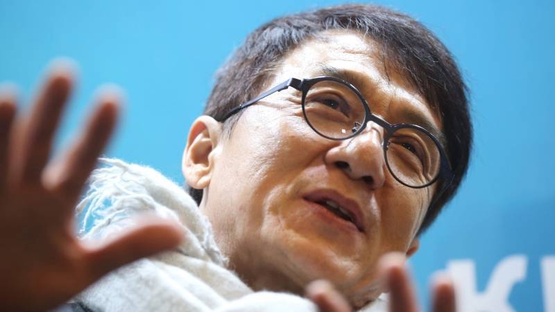 Джеки Чан заплатит миллион юаней создателю вакцины от коронавируса