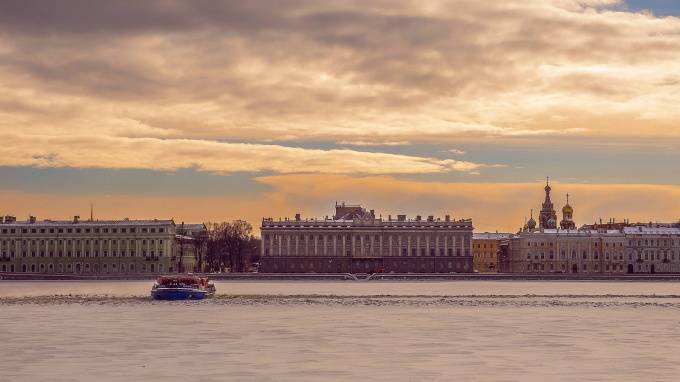 До пятницы Петербург ожидает теплая погода