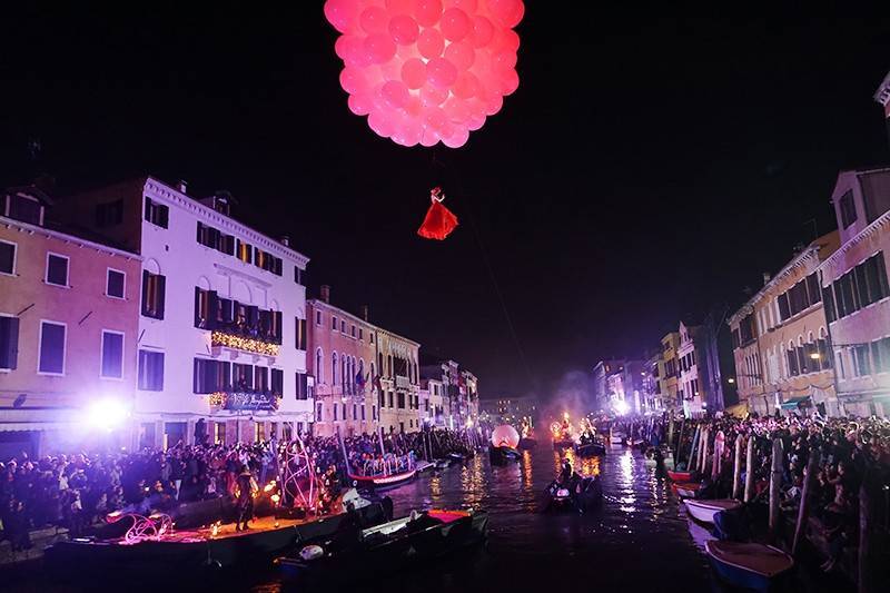 Российские артисты покажут мастерство на карнавале в Венеции