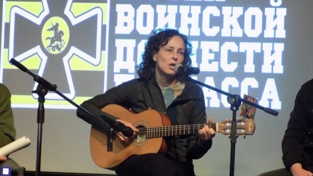 Пользователи Сети возмутились музыкой Чичерины в киевском пабе
