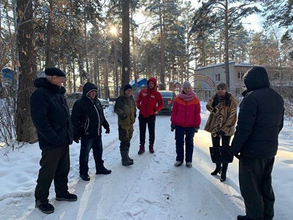 Жители Челябинской области перекрыли дорогу к карантинному центру по коронавирусу