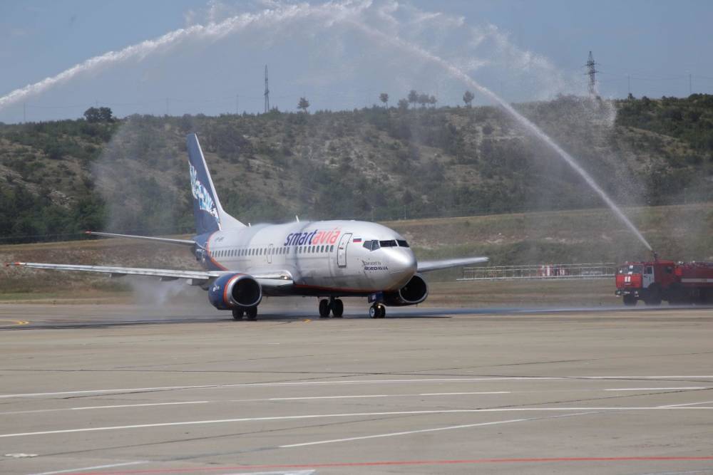 В авиакомпаниях «Россия» и «Ираэро» прокомментировали отмену рейсов из Петербурга в Москву