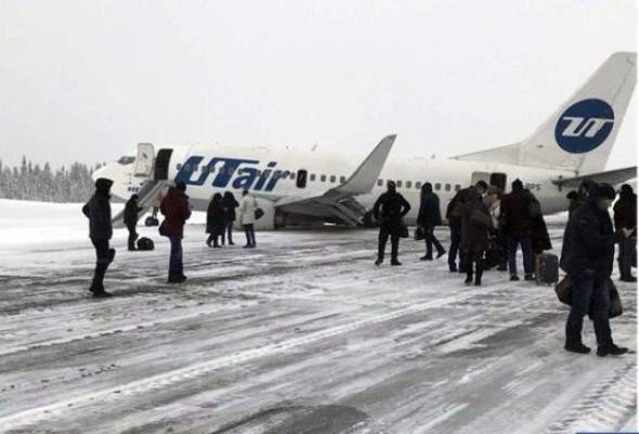 Самолёт UTair произвёл жёсткую посадку в Усинске