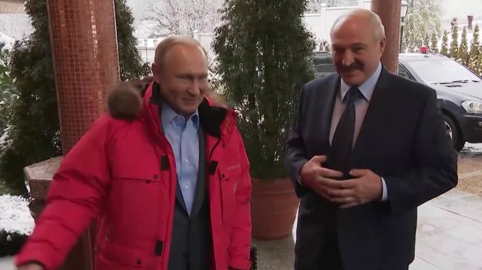 Песков объяснил поведение президента Белоруссии