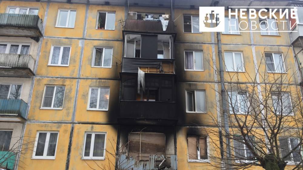 Жителя сгоревшей квартиры на Приозерском шоссе увезли в больницу в тяжелом состоянии
