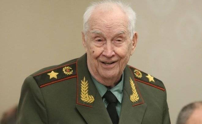 Улицы в Казани и Уфе предложили назвать именем генерала Махмута Гареева