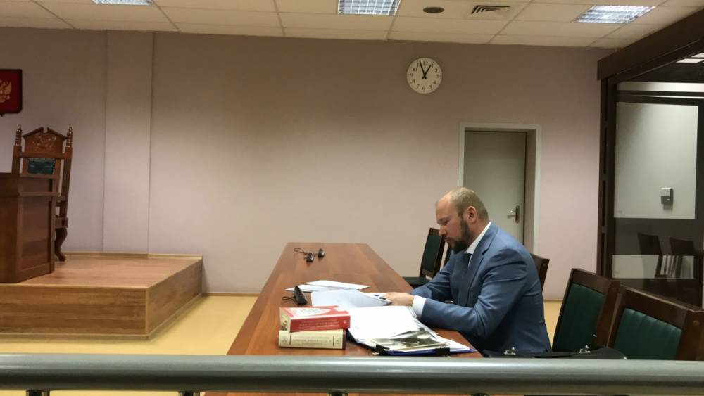 Адвокат экс-ректора СПбГАУ Ефимова заявил, что не знает обманувших его клиента мошенников