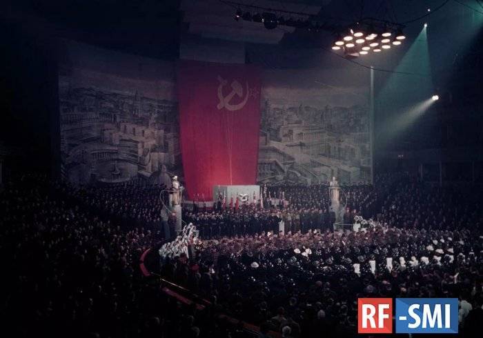 Европа забыла как праздновала годовщину Красной Армии?