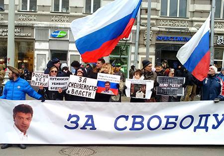 Марш Немцова собрал всех демократов и десятки тысяч активистов