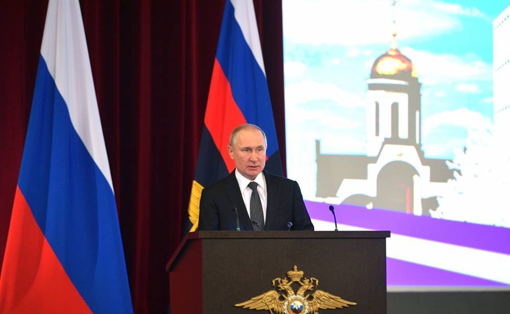Путин заявил, что в России ситуация с коронавирусом находится под контролем