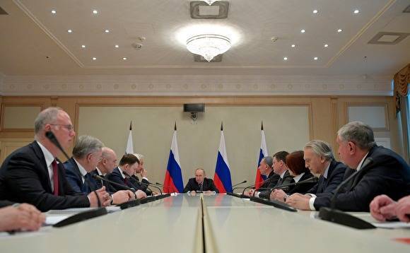 Путин собрал совещание по ситуации с нефтью из-за коронавируса
