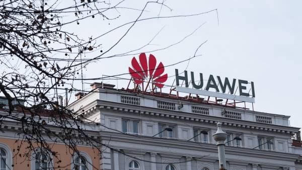 Смартфоны Huawei и Honor получили замену сервисов от Google