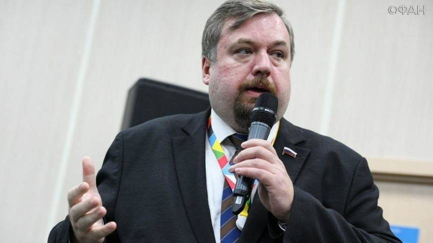Депутат Морозов назвал нелогичным ужесточение правил выезда украинцев в Россию