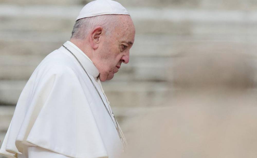 СМИ опровергают новость о том, что Папа Римский болен коронавирусом