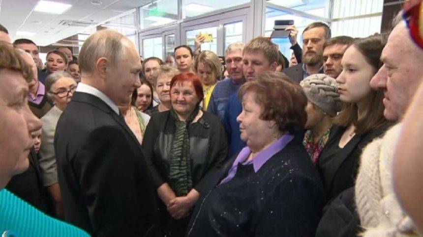 Путин встретился с родственниками погибших в Чечне десантников 6-й роты