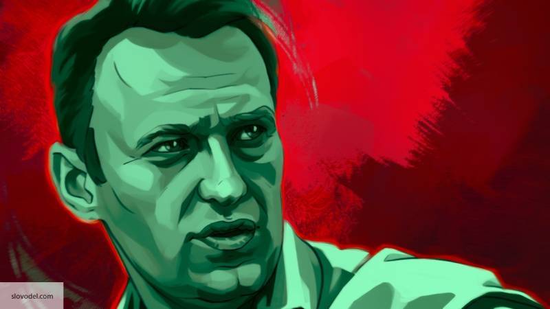 Серуканов считает, что Навальный на марше Немцова «выгуливал» свое новое пальто