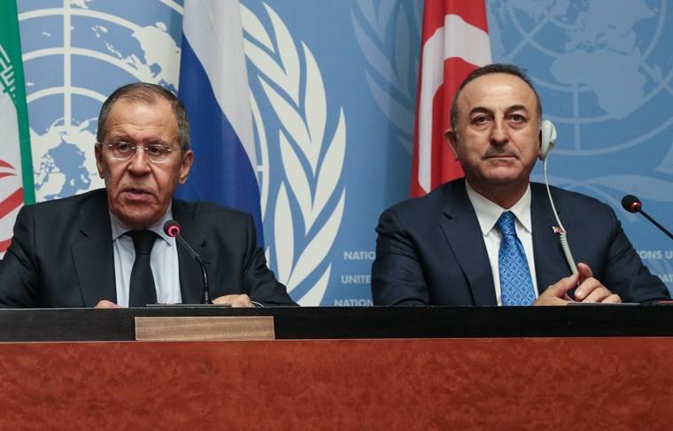 Главы МИД Турции и России провели переговоры перед встречей президентов